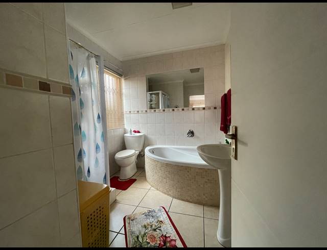 3 BEDROOM HOUSE FOR SALE IN PARKHILL GARDENS
